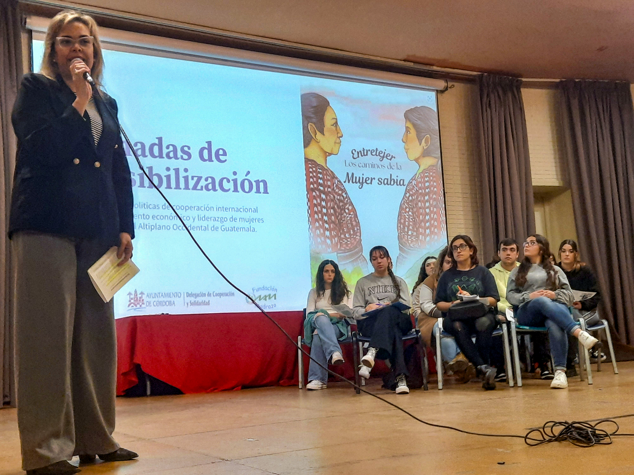 «Entretejer los caminos de la mujer sabia»